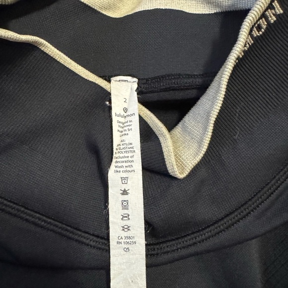 LULULEMON SPELLOUT SIZE 2 leggings - Picture 6 of 11